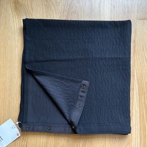NWT Lululemon Vinyasa Scarf *Crinkle Black Convertible snaps